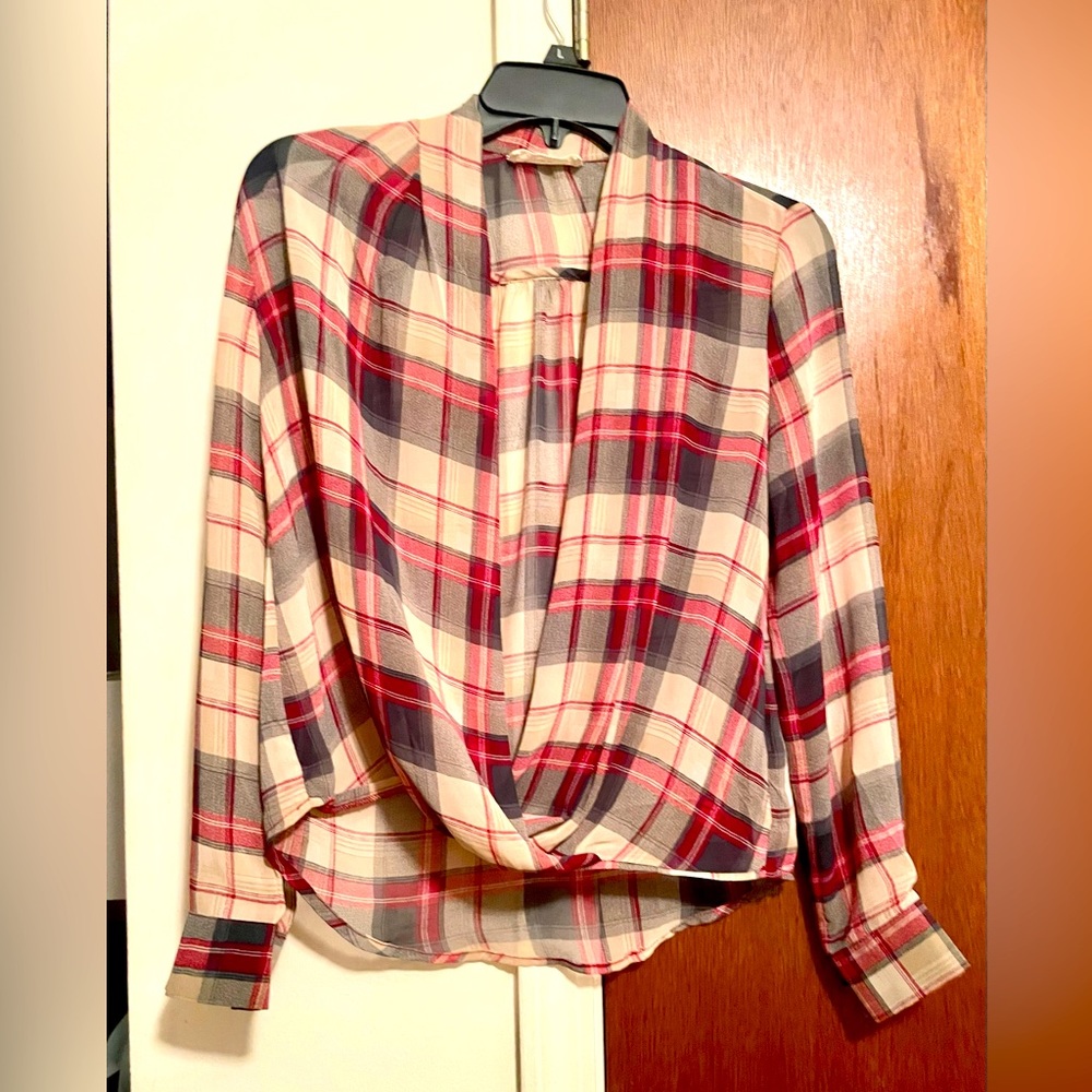 Cute checkers blouse. Xs